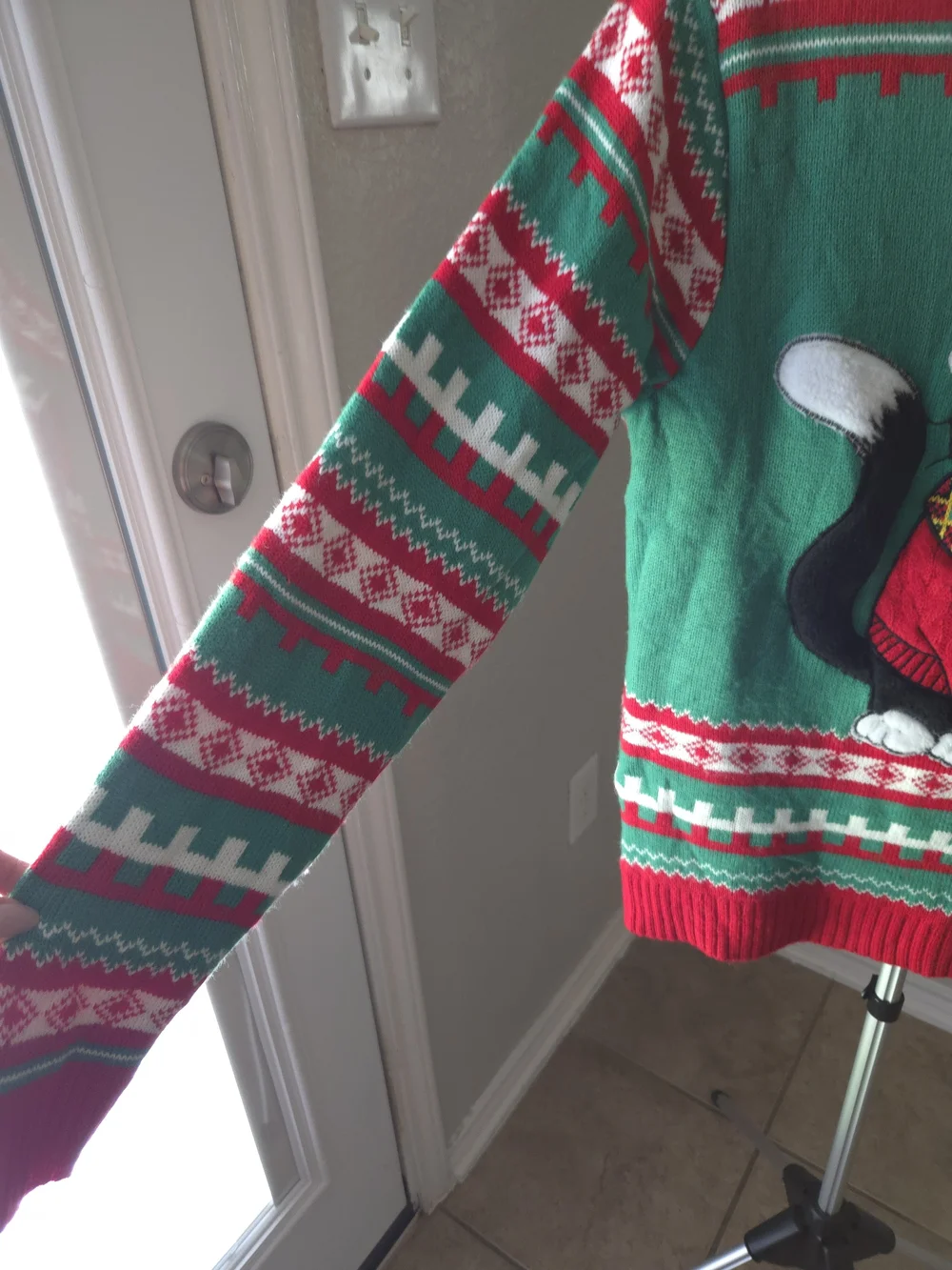 33 Degrees Holidays Ugly Sweater Green & Red Cat Holiday